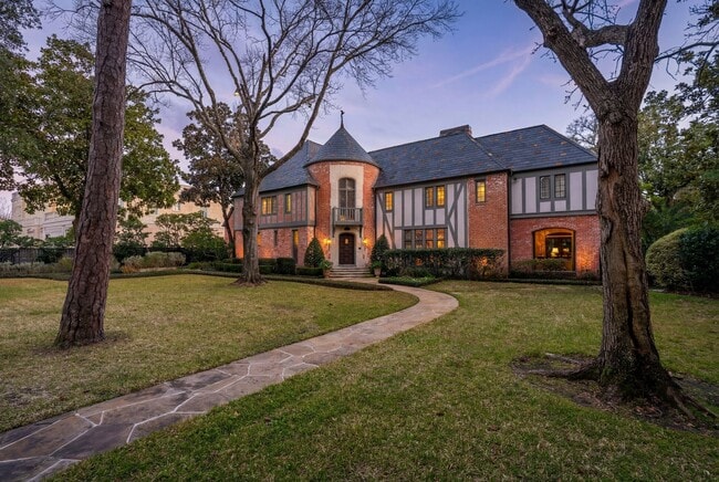 property at 3325 Inwood Dr