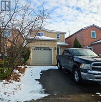 175 Ecclestone Dr in Brampton, ON - Building Photo