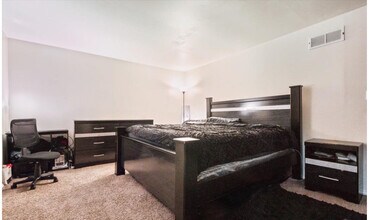 3167 Westbrook Dr in Cincinnati, OH - Foto de edificio - Building Photo