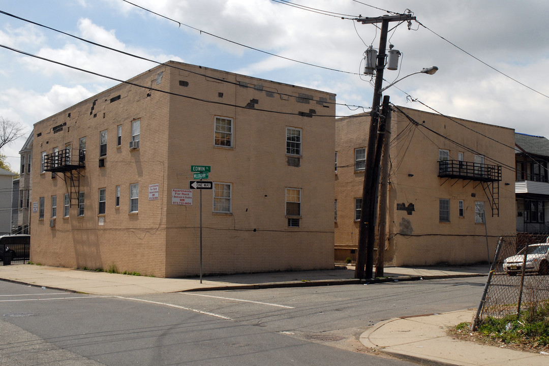 21 Willoughby St in Newark, NJ - Building Photo