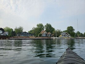 787 Broadway St in Cape Vincent, NY - Building Photo