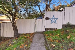 500 Humboldt Rd in Brisbane, CA - Building Photo