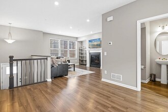 801 Roselyn Dr in Victoria, MN - Building Photo - Building Photo