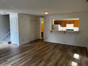 1016 Ancestry Dr in Fayetteville, NC - Building Photo - Building Photo