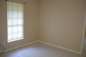 6310 French Chateau Dr in Houston, TX - Building Photo - Building Photo