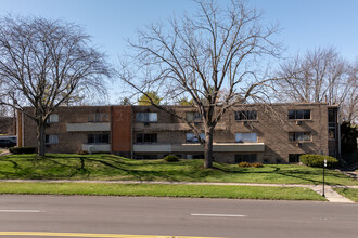 3401 Woodman Dr in Dayton, OH - Foto de edificio - Building Photo