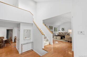 24 Liberty St in Westhampton Beach, NY - Building Photo - Building Photo