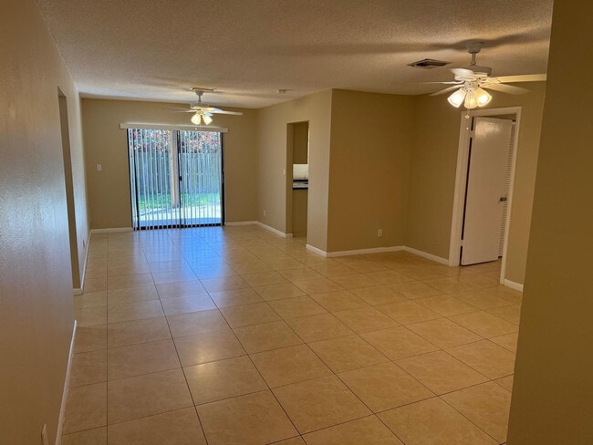 9134 NW 32nd Manor in Sunrise, FL - Building Photo - Building Photo