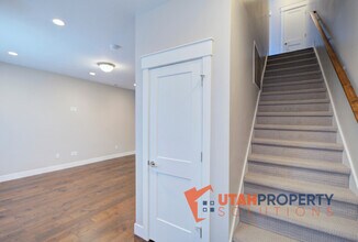 10464 S Beetdigger Blvd in Sandy, UT - Building Photo - Building Photo