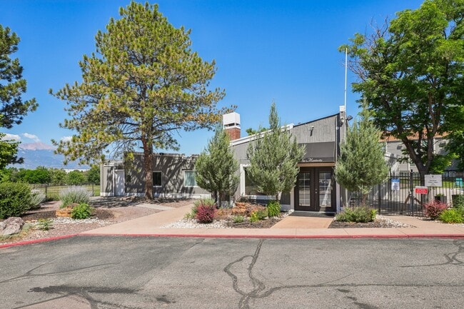 The Montecito in Colorado Springs, CO - Building Photo - Building Photo