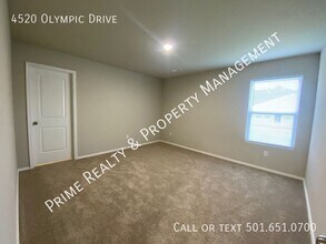 4520 Olympic Dr in Benton, AR - Foto de edificio - Building Photo