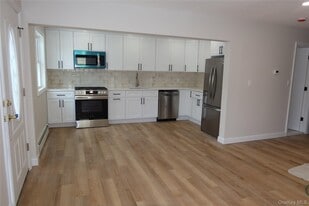 93 4th Ave in East Rockaway, NY - Building Photo