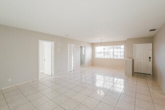 70 NW 185th Ter in Miami, FL - Building Photo - Building Photo