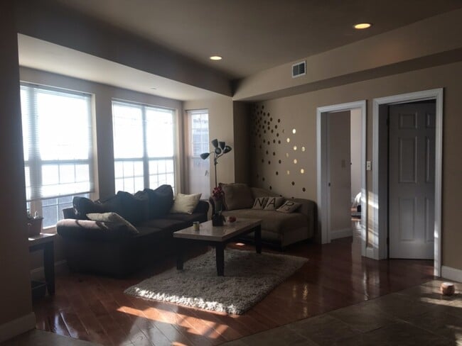 919 Ridge Ave photo'