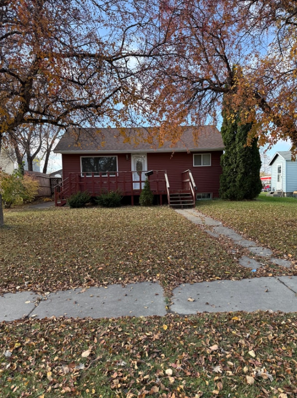 property at 715 Dewey Ave N