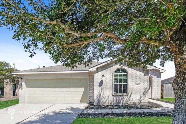 1092 Cypress Ln in Dayton, TX - Building Photo - Building Photo