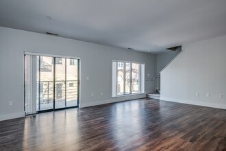 Jefferson Block Apartments in Milwaukee, WI - Building Photo - Interior Photo