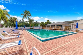 9411 S Ocean Dr in Jensen Beach, FL - Building Photo - Building Photo