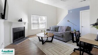 1225 E Pleasant Run Rd in Desoto, TX - Building Photo