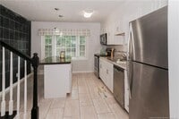 1302 Kienast Dr photo'