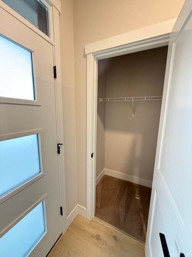 21544 SE Etna Pl in Bend, OR - Building Photo - Building Photo