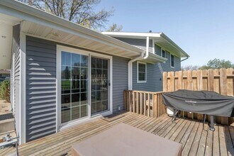 1429 Columbus Dr in Waterloo, IA - Building Photo - Building Photo