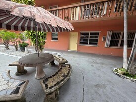 45 E 11th St in Hialeah, FL - Building Photo