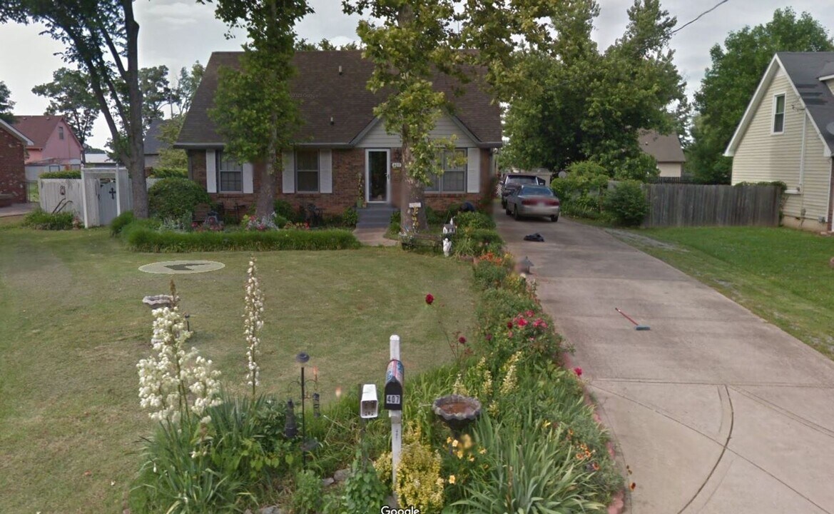 407 Newman Dr in Clarksville, TN - Building Photo