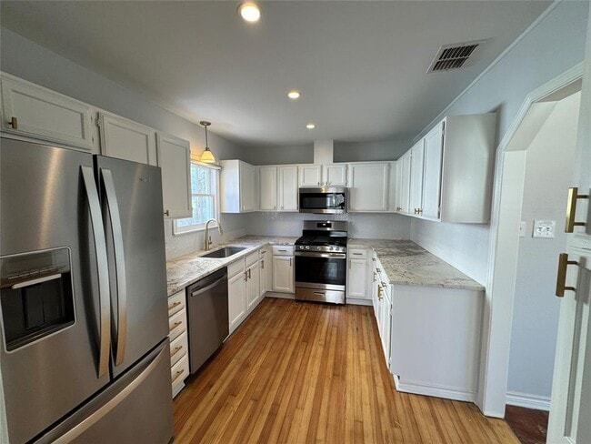 4000 Ramsey Ave in Austin, TX - Building Photo - Building Photo