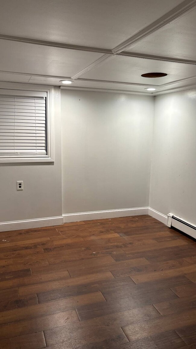 28 McGaw Ave in Lake Grove, NY - Building Photo - Building Photo