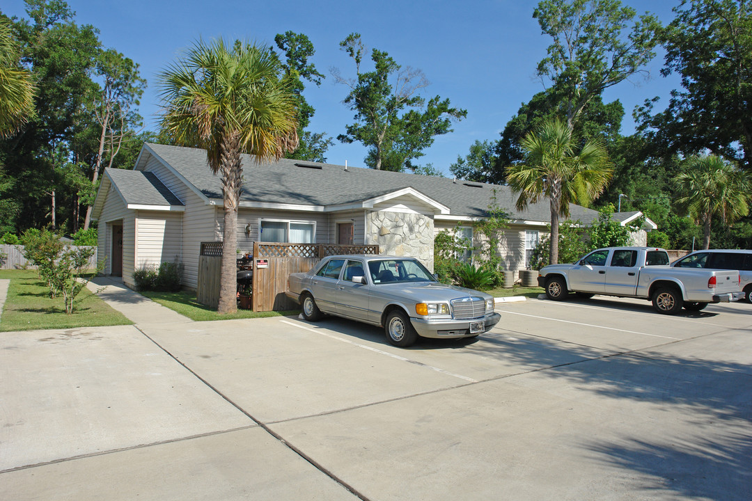 605 61st Ave in Pensacola, FL - Foto de edificio