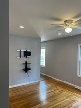 25 Santa Barbara St, Unit 27 in Springfield, MA - Building Photo - Building Photo