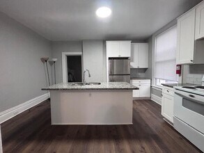 896 E Whittier St in Columbus, OH - Building Photo - Building Photo