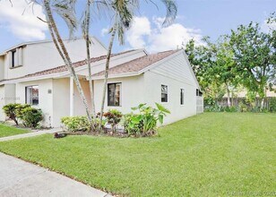 6508 Dockside Cir in Greenacres, FL - Building Photo - Building Photo