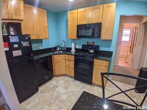 235 W Broadway-Unit -B4 in Long Beach, NY - Building Photo - Building Photo