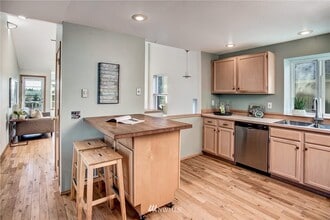 8513 8th Ave NW in Seattle, WA - Building Photo - Building Photo