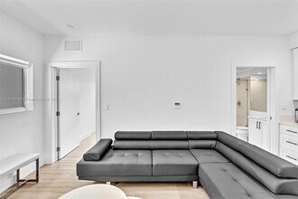 940 Michigan Ave in Miami Beach, FL - Building Photo - Building Photo