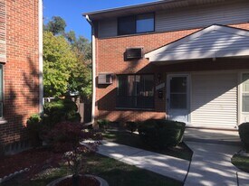 29156 Tessmer Ct in Madison Heights, MI - Building Photo