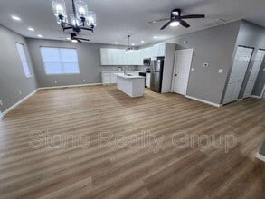 1162 W Ewing St in Clinton, IN - Building Photo - Building Photo