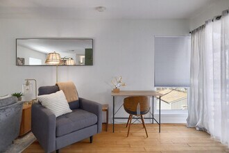 2806 Rae Dell Ave in Austin, TX - Building Photo - Building Photo