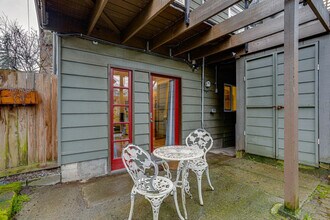 10052 Interlake Ave N in Seattle, WA - Building Photo - Building Photo