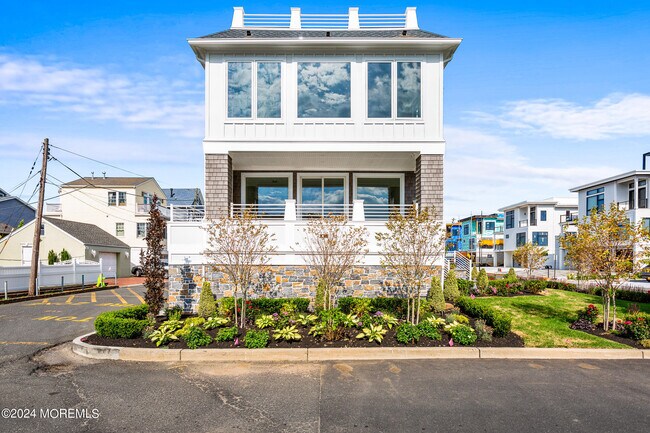 10 Via Ripa Wy in Sea Bright, NJ - Building Photo - Building Photo