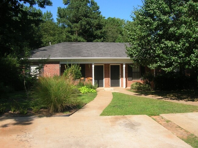 property at 2641 Union Cir