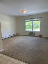 696 South St in Highland, NY - Building Photo - Building Photo