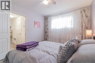 933 Glasgow St in Kitchener, ON - Building Photo - Building Photo