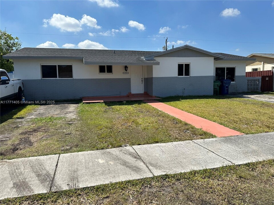 11722 SW 168th Ter in Miami, FL - Building Photo