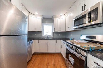 237 W Market St in Long Beach, NY - Building Photo - Building Photo