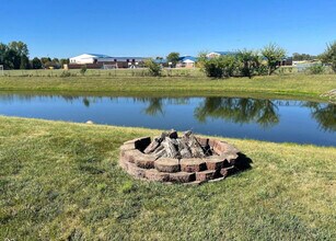 14058 Southwood Cir in Fishers, IN - Foto de edificio - Building Photo