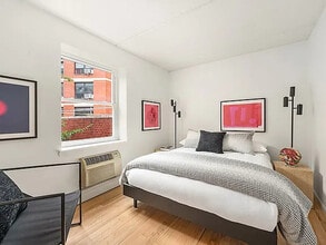 6 Renaissance Ct in Brooklyn, NY - Building Photo - Building Photo