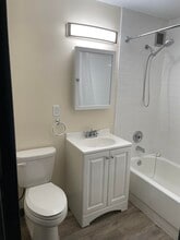 5 Green St in Dover, NH - Foto de edificio - Building Photo